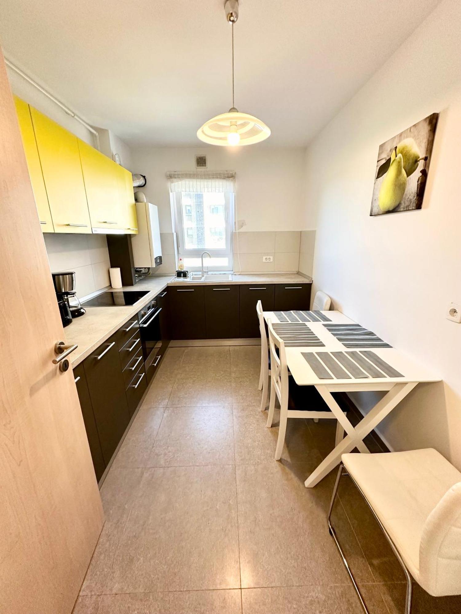 Kasper Coresi Mall - Rise Private Apartments & Suites 브라쇼브 외부 사진