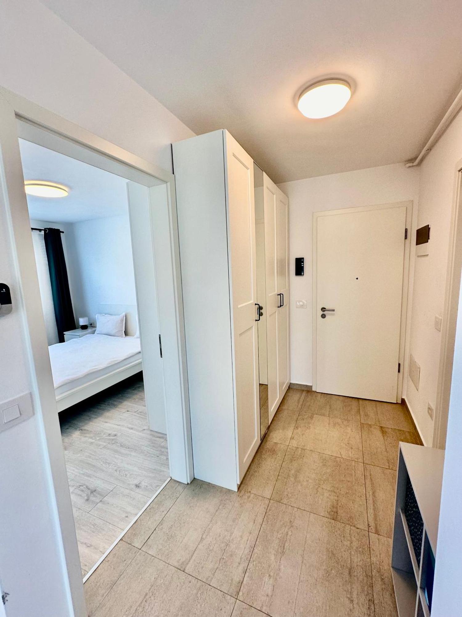 Kasper Coresi Mall - Rise Private Apartments & Suites 브라쇼브 외부 사진