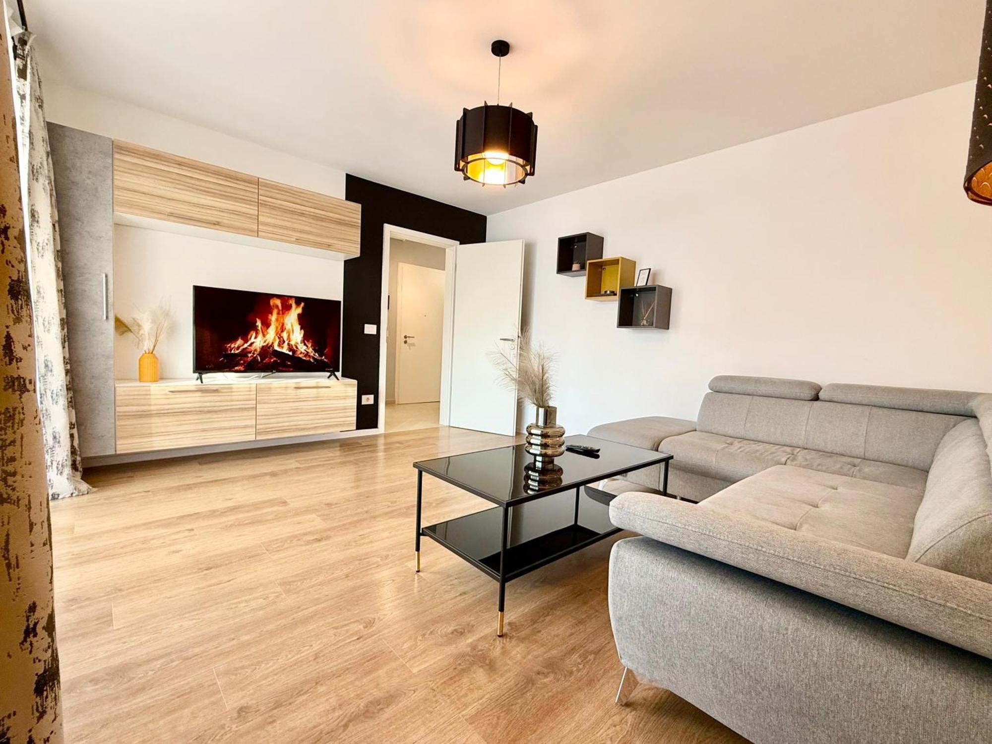 Kasper Coresi Mall - Rise Private Apartments & Suites 브라쇼브 외부 사진